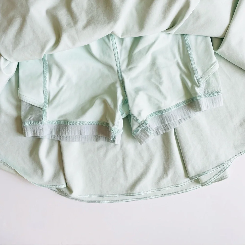 Lululemon SIZE 2 High Rise Court Rival skirt in Kohlrabi Green